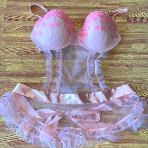 Victoria’s Secret Vintage NWOT Push-up bra with Maid Apron - Mesh and satin